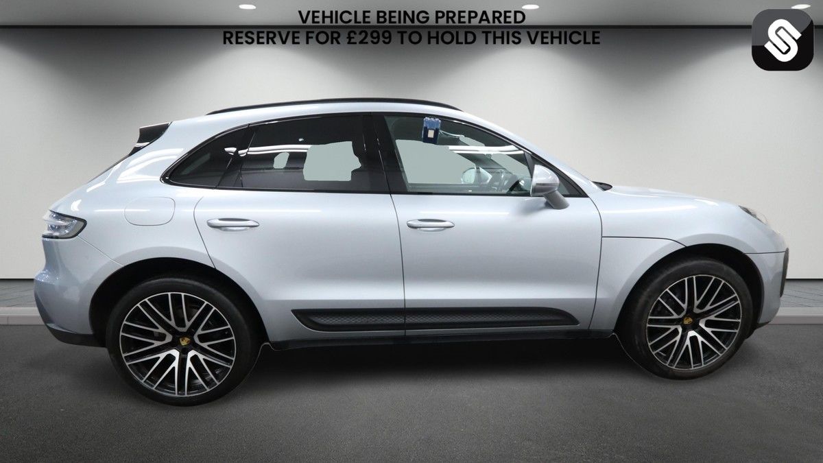 Used Porsche Macan 2021 for sale - 77953694: Photo 5