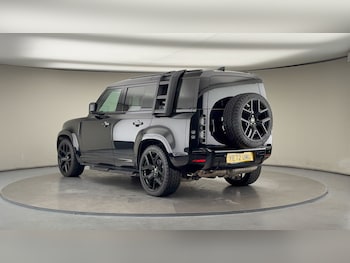 Used Land Rover Defender 110 2022 for sale - 76292321: Photo