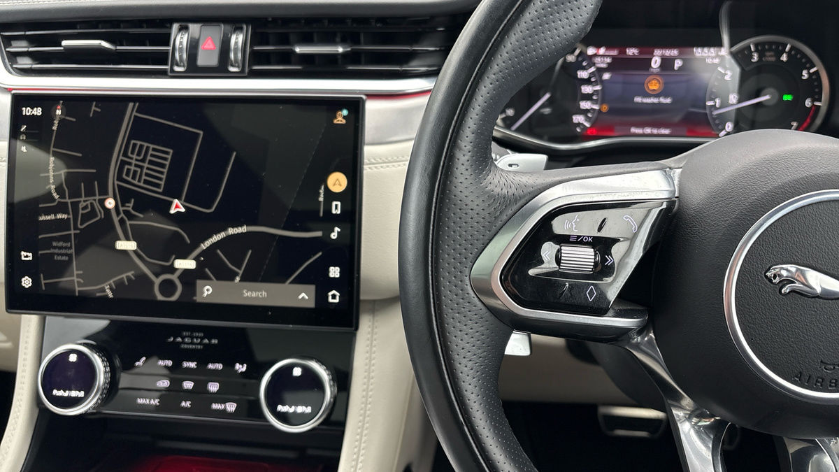 Used Jaguar F-Pace 2022 for sale - 76910828: Photo 13