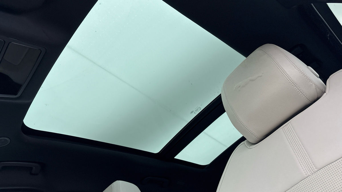 Used Jaguar F-Pace 2022 for sale - 76910828: Photo 6