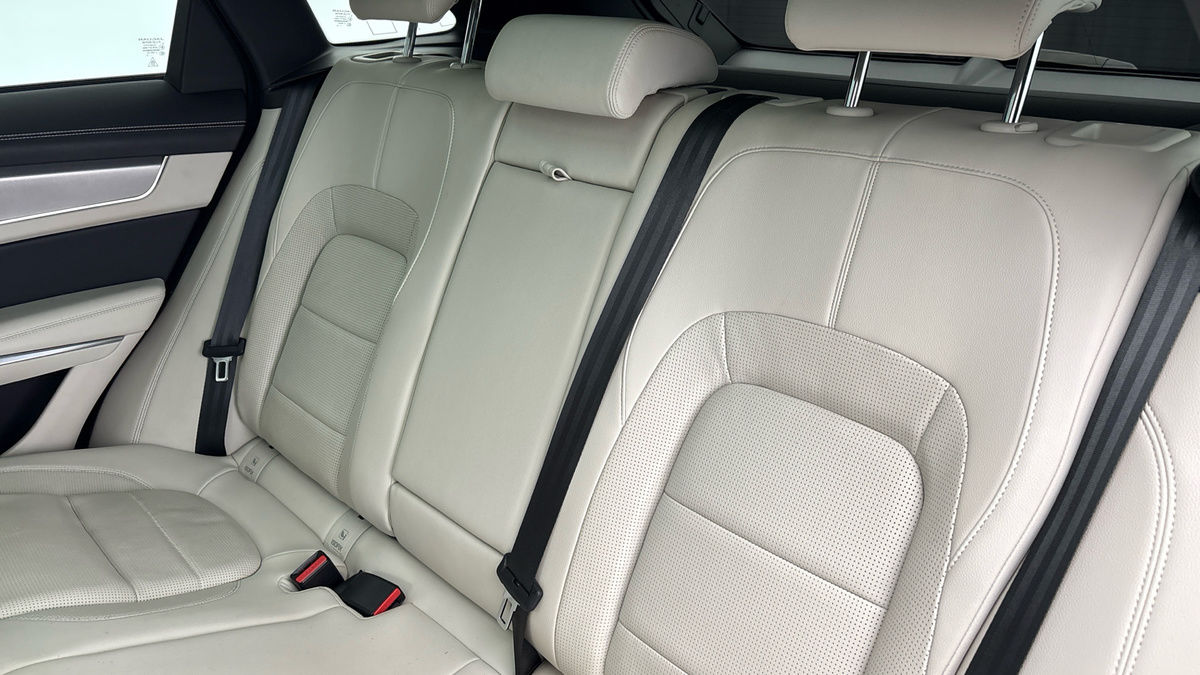 Used Jaguar F-Pace 2022 for sale - 76910828: Photo 8