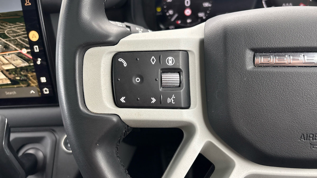 Used Land Rover Defender 2024 for sale - 77953676: Photo 13