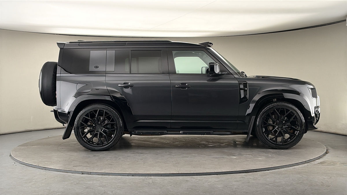 Used Land Rover Defender 2024 for sale - 77953676: Photo 16