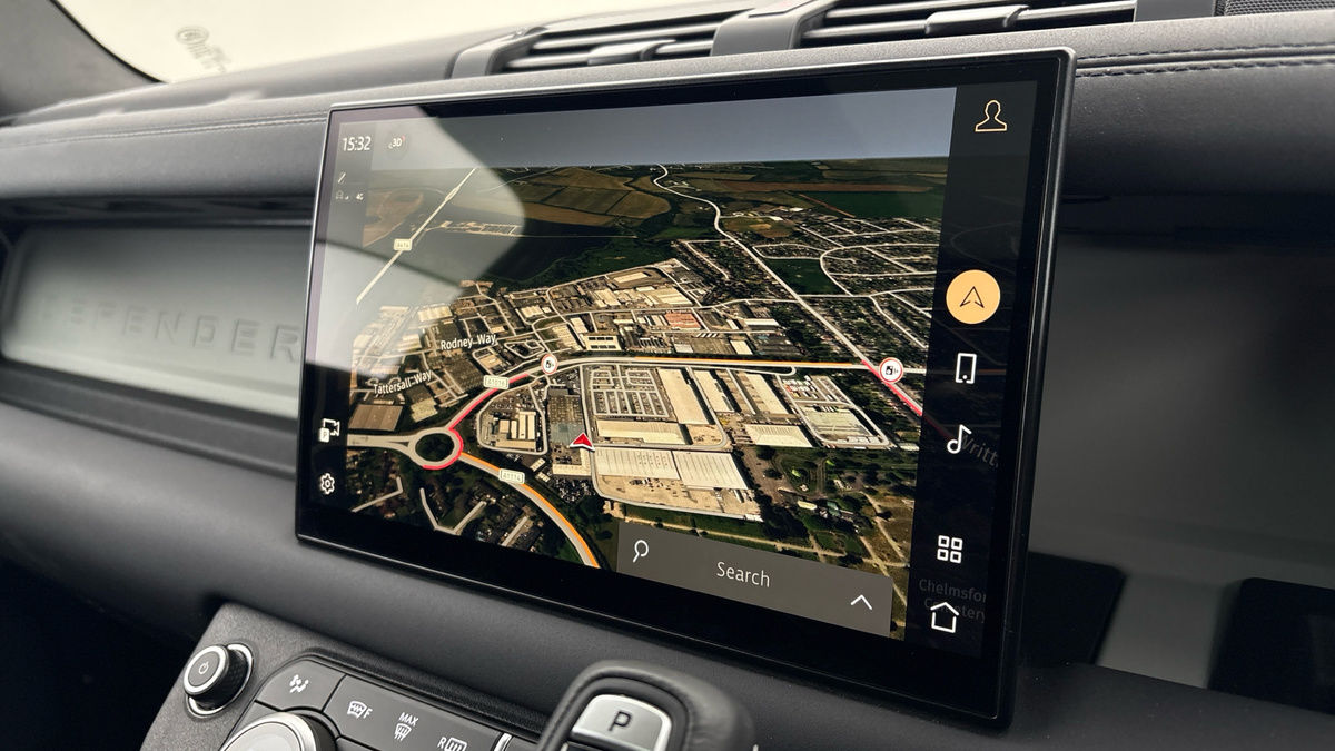 Used Land Rover Defender 2024 for sale - 77953676: Photo 17