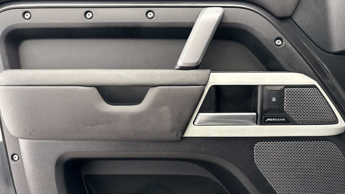 Used Land Rover Defender 2024 for sale - 77953676: Photo 19