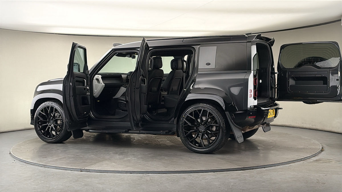 Used Land Rover Defender 2024 for sale - 77953676: Photo 51