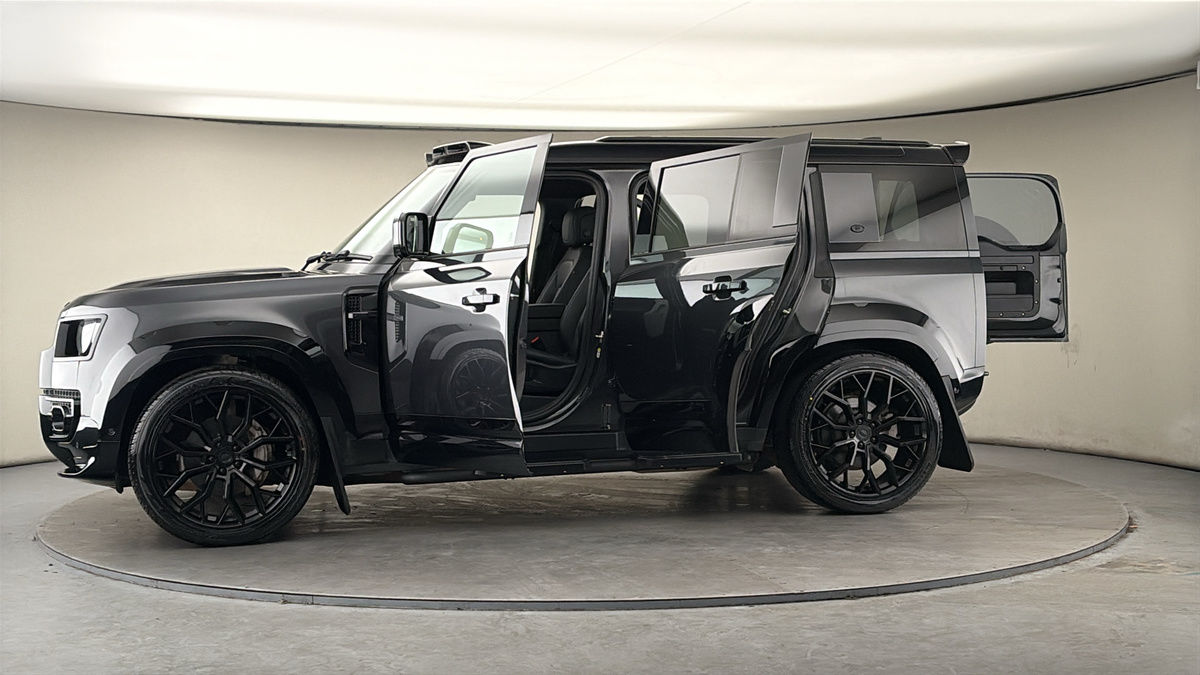 Used Land Rover Defender 2024 for sale - 77953676: Photo 53