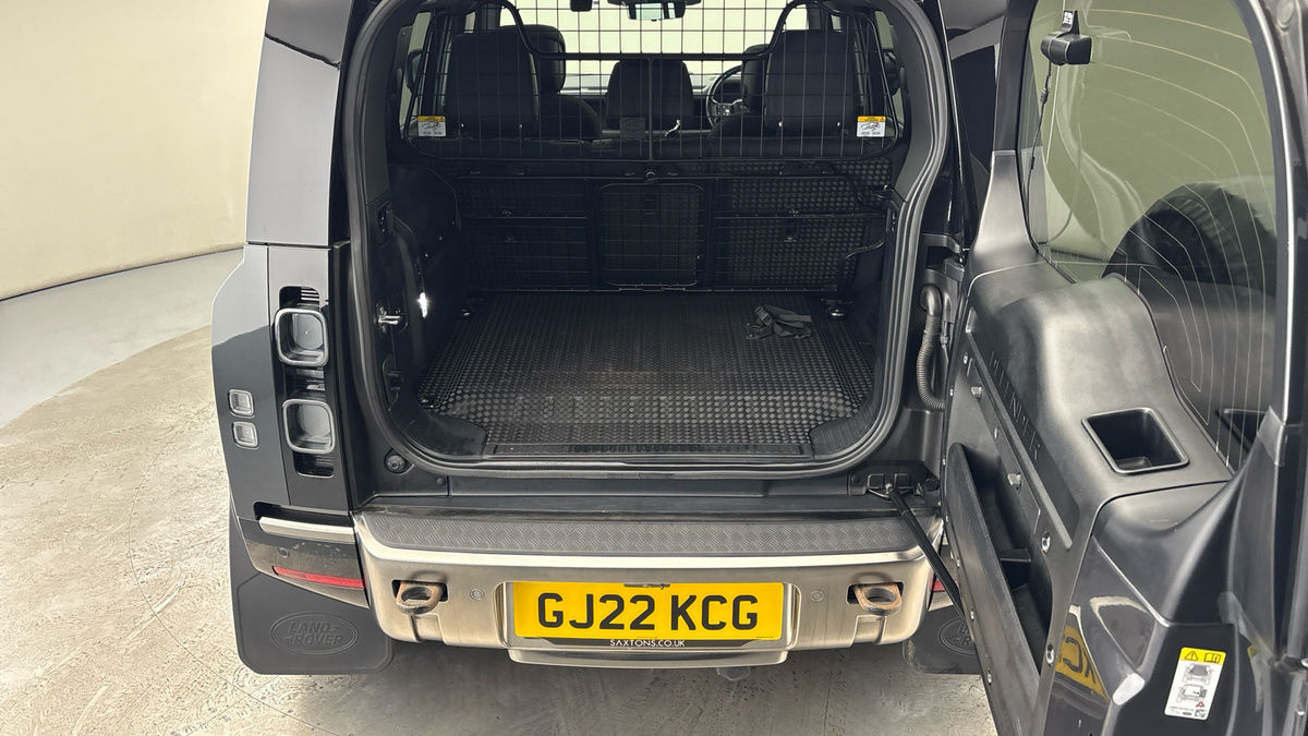 Used Land Rover Defender 2022 for sale - 76455037: Photo 11