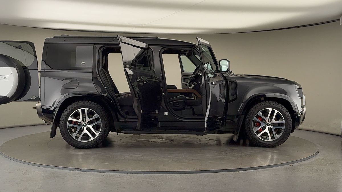 Used Land Rover Defender 2022 for sale - 76455037: Photo 57