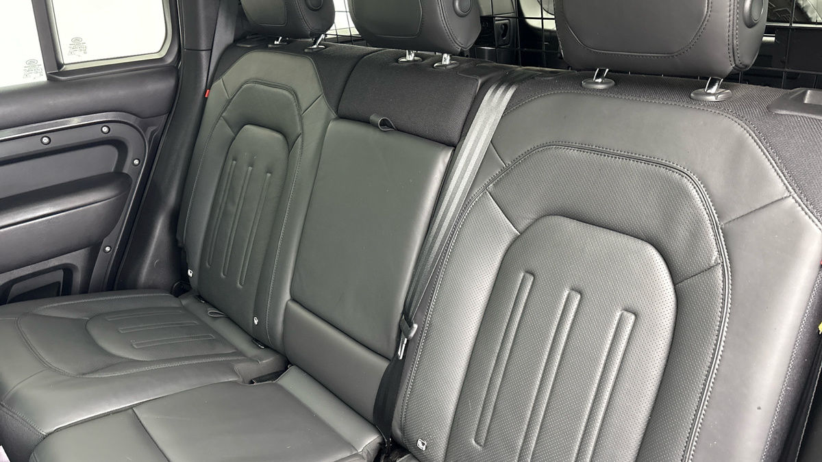 Used Land Rover Defender 2022 for sale - 76455037: Photo 8