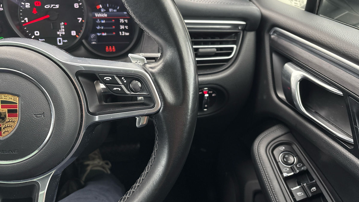 Used Porsche Macan 2021 for sale - 76368755: Photo 14