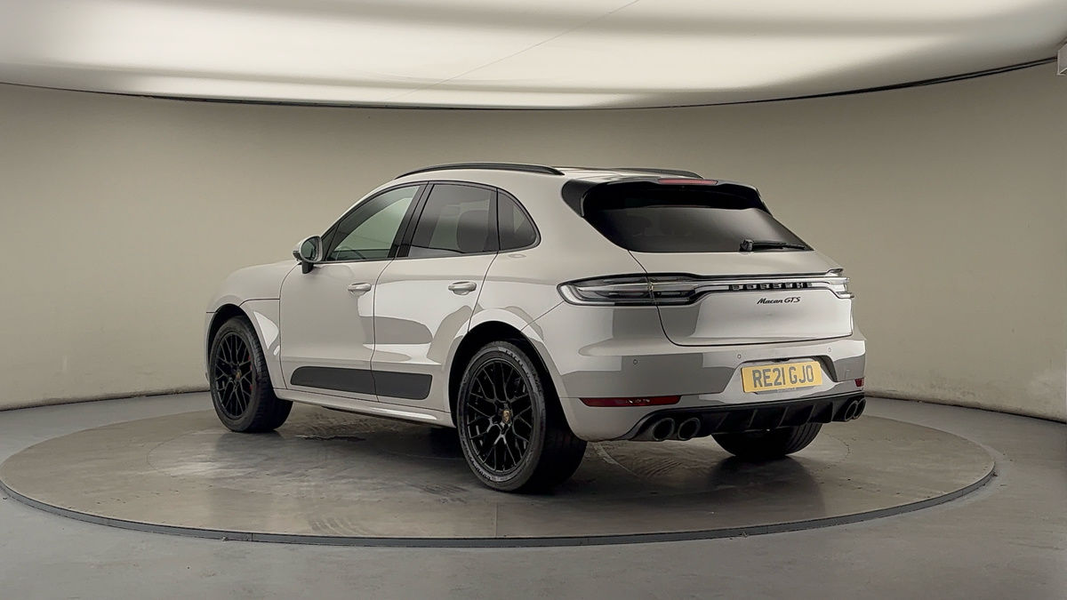 Used Porsche Macan 2021 for sale - 76368755: Photo 2