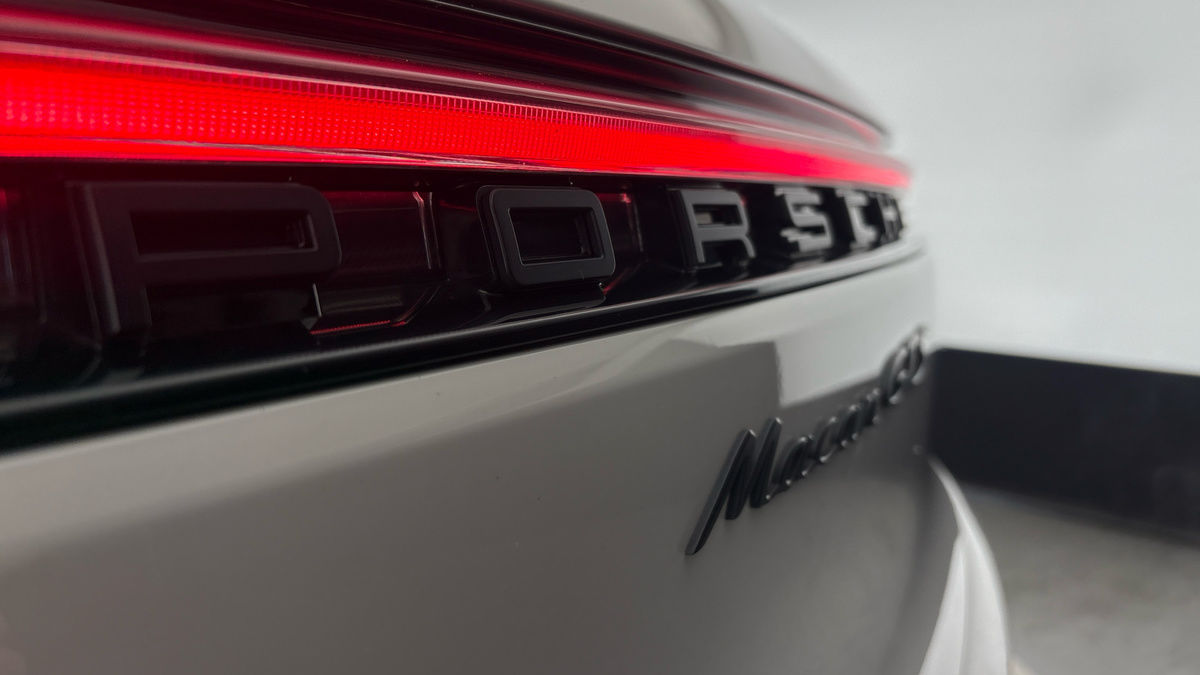 Used Porsche Macan 2021 for sale - 76368755: Photo 26