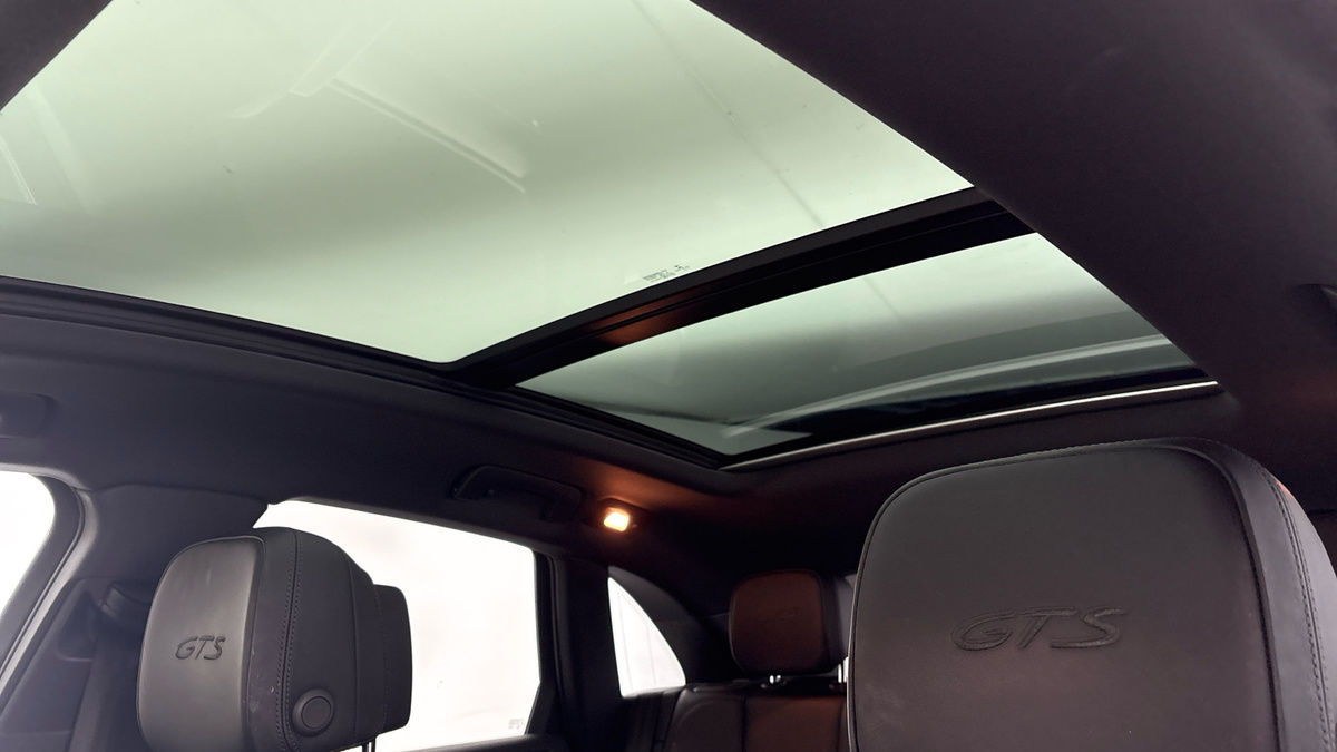 Used Porsche Macan 2021 for sale - 76368755: Photo 6