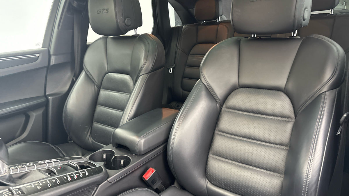 Used Porsche Macan 2021 for sale - 76368755: Photo 7