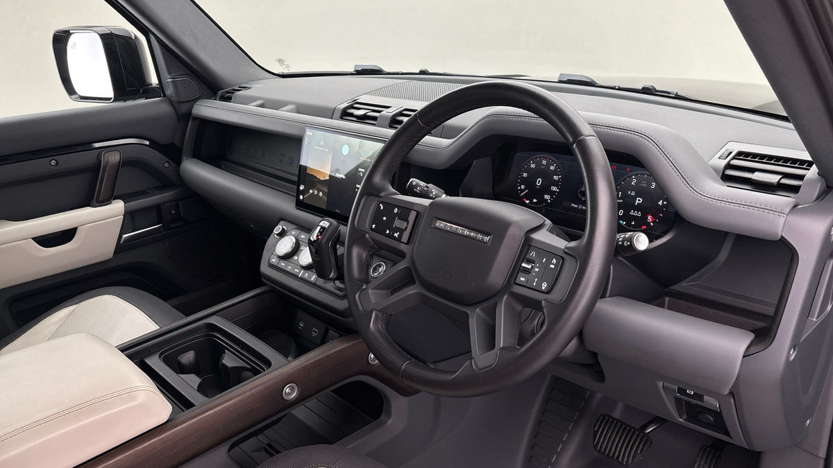 Used Land Rover Defender 2023 for sale - 78213263: Photo 5