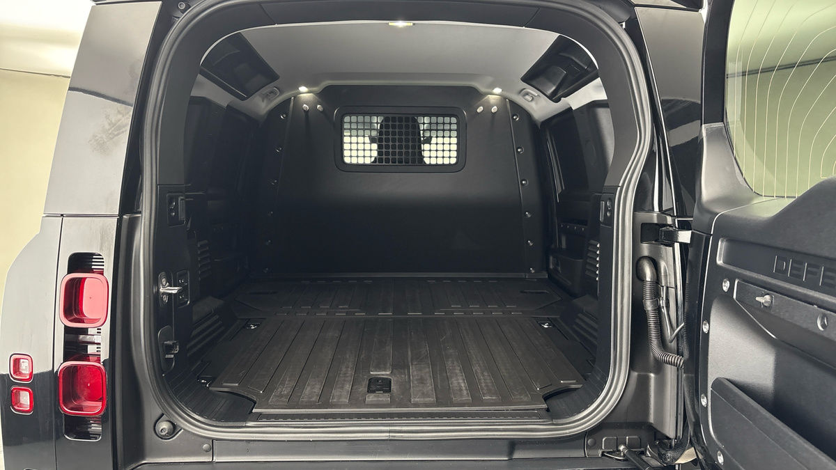 Used Land Rover Defender 110 2025 for sale - 76455036: Photo 11