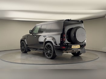 Used Land Rover Defender 110 2025 for sale - 76455036: Photo