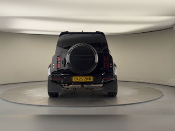 Used Land Rover Defender 110 2025 for sale - 76455036: Photo