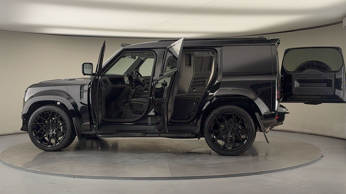 Used Land Rover Defender 110 2025 for sale - 76455036: Photo 52