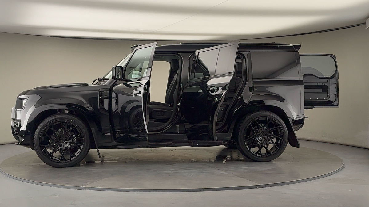 Used Land Rover Defender 110 2025 for sale - 76455036: Photo 53