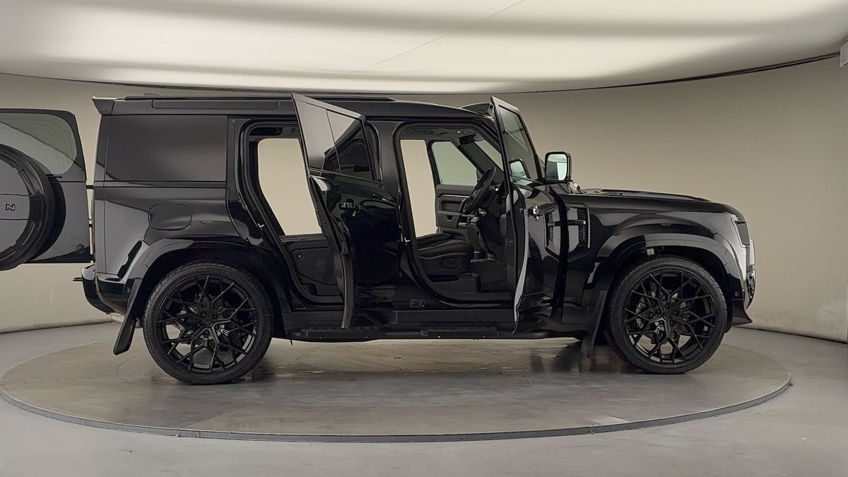 Used Land Rover Defender 110 2025 for sale - 76455036: Photo 62