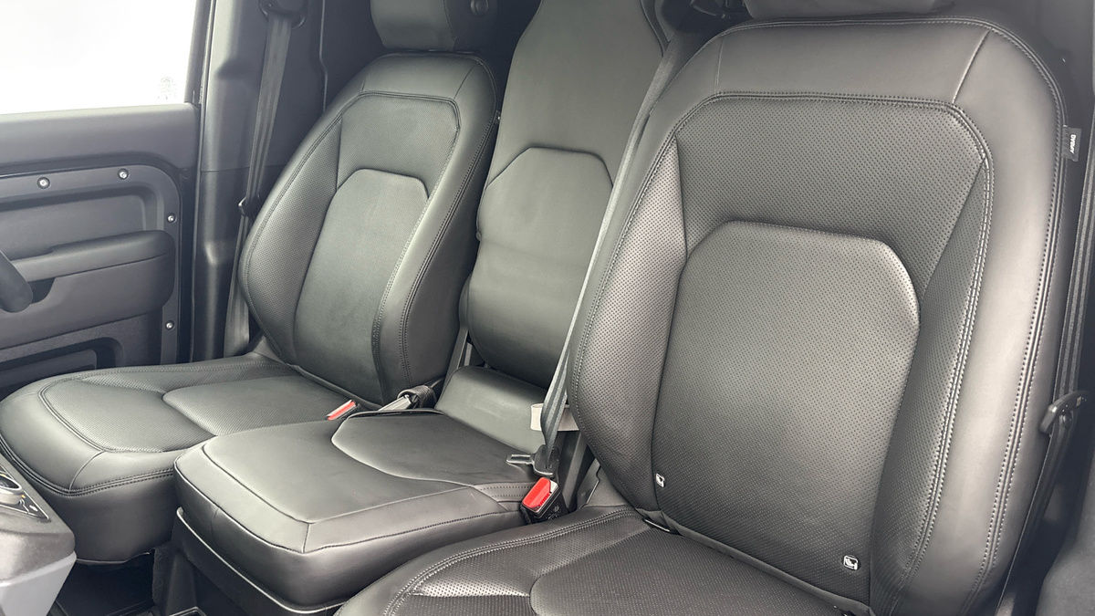 Used Land Rover Defender 110 2025 for sale - 76455036: Photo 7