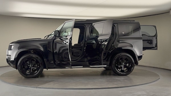 Used Land Rover Defender 110 2022 for sale - 76081576: Photo 47