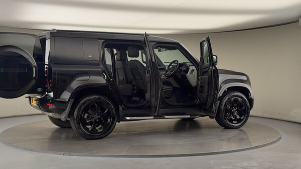 Used Land Rover Defender 110 2022 for sale - 76081576: Photo 57
