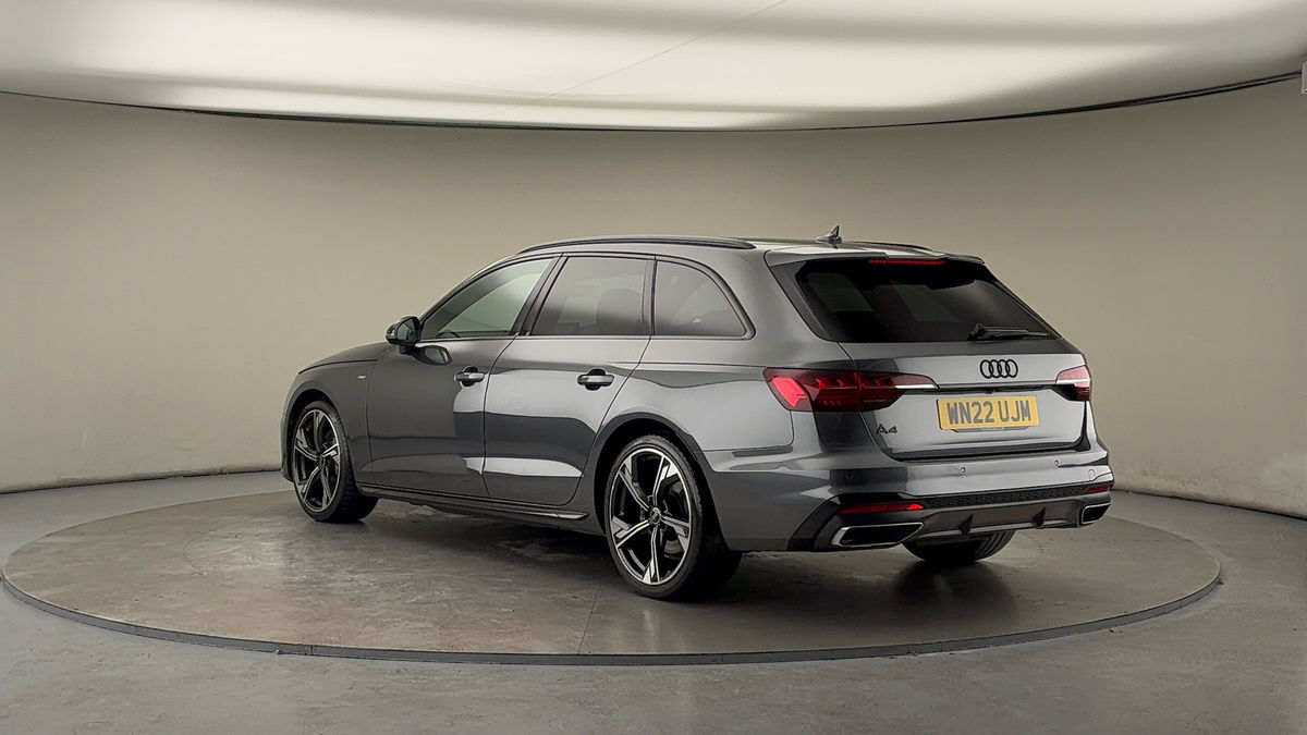 Used Audi A4 Avant 2022 for sale - 76407259: Photo 2