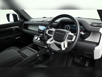 Used Land Rover Defender 110 2021 for sale - 74904834: Photo