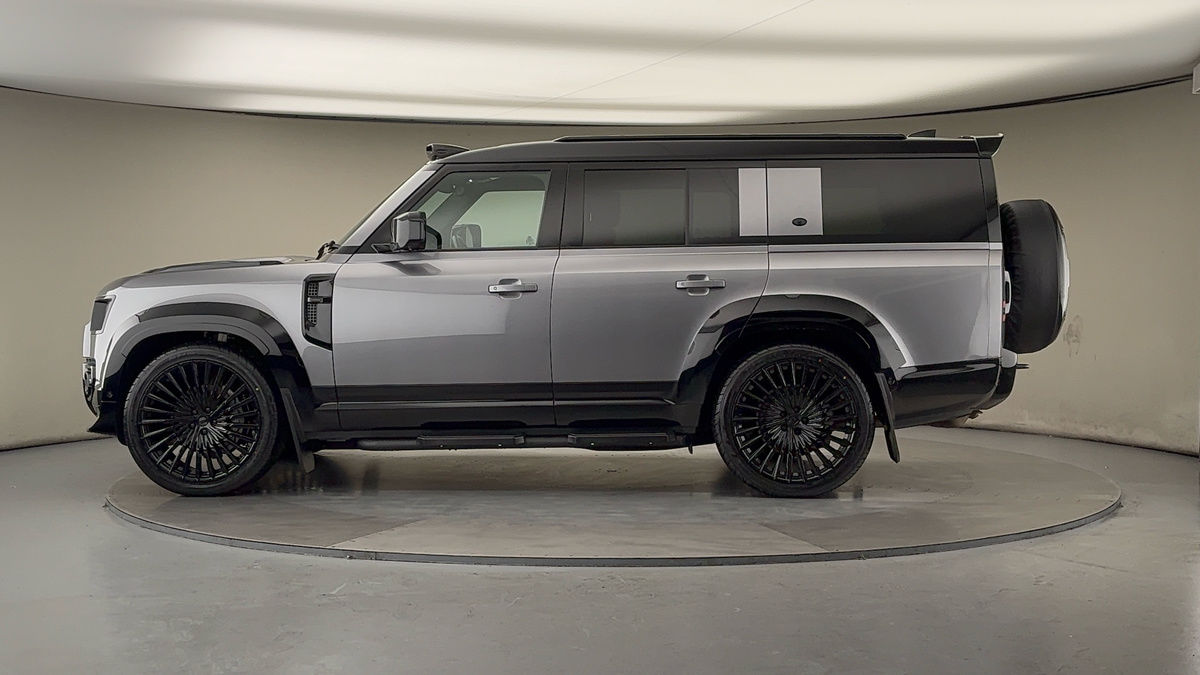 Used Land Rover Defender 130 2023 for sale - 76570850: Photo 15