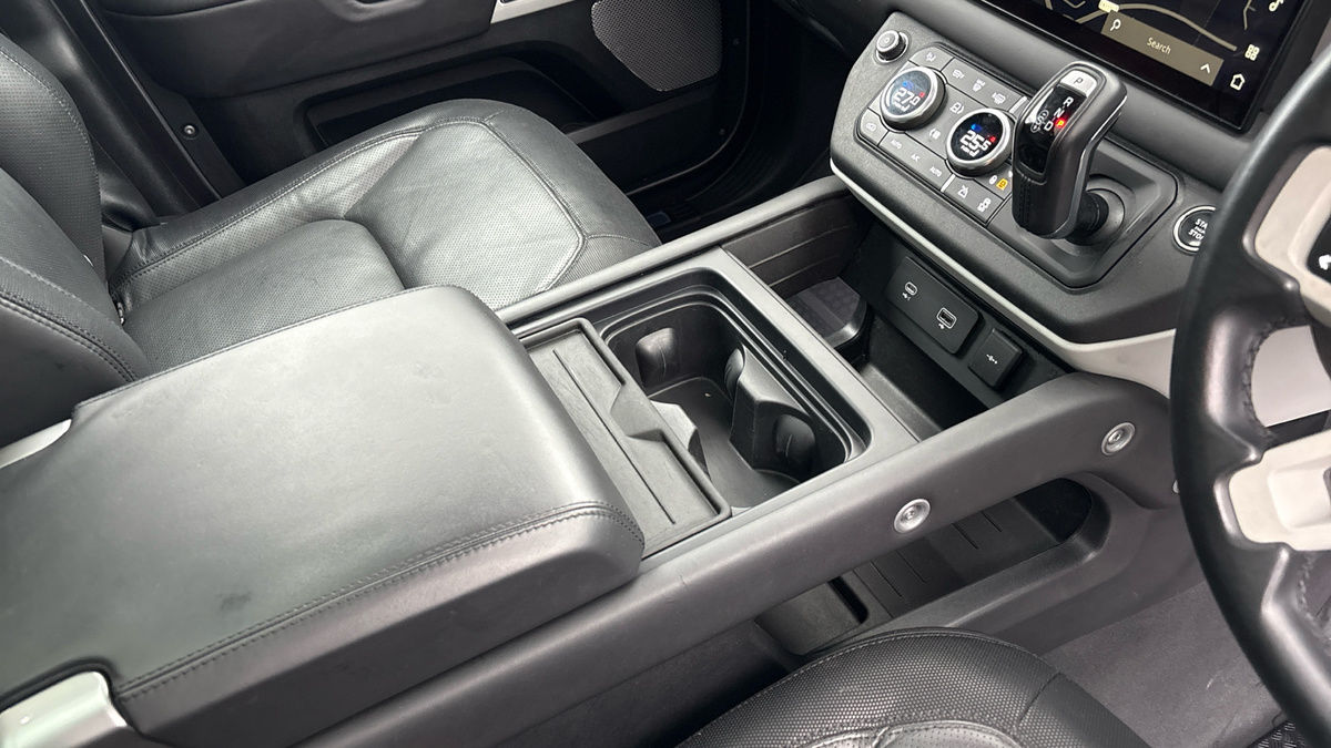 Used Land Rover Defender 130 2023 for sale - 76570850: Photo 18