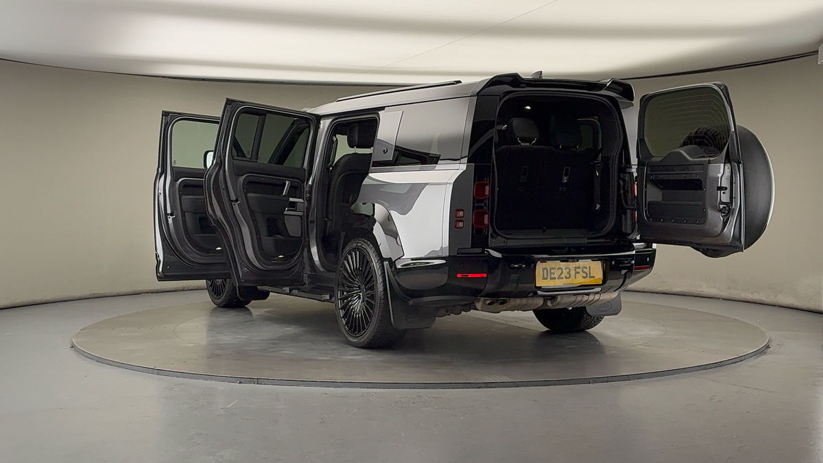 Used Land Rover Defender 130 2023 for sale - 76570850: Photo 23