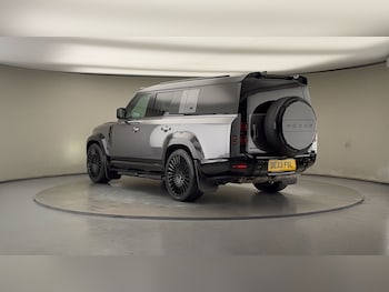 Used Land Rover Defender 130 2023 for sale - 76570850: Photo