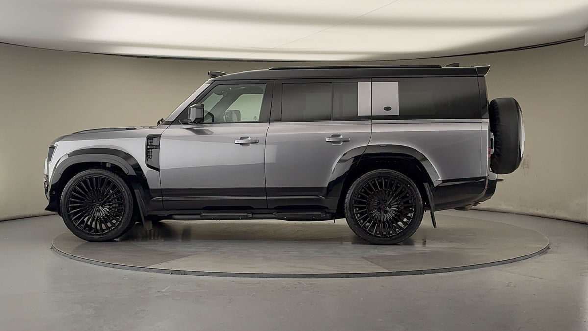 Used Land Rover Defender 130 2023 for sale - 76570850: Photo 32