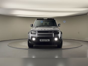 Used Land Rover Defender 130 2023 for sale - 76570850: Photo