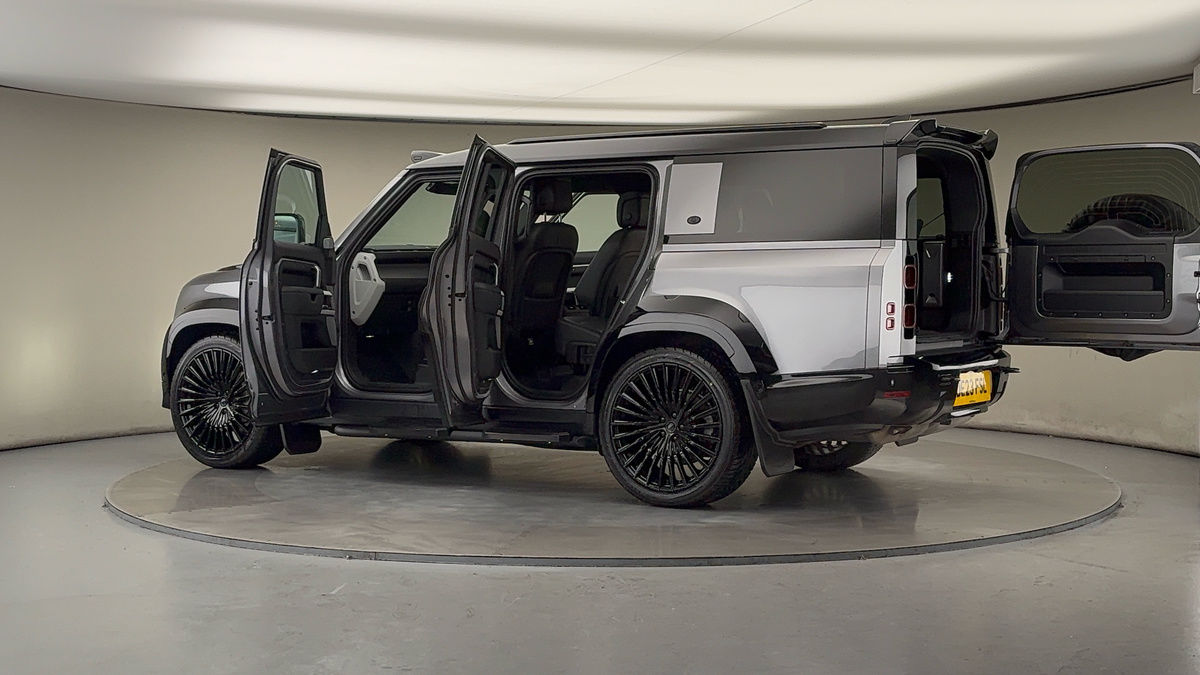 Used Land Rover Defender 130 2023 for sale - 76570850: Photo 50