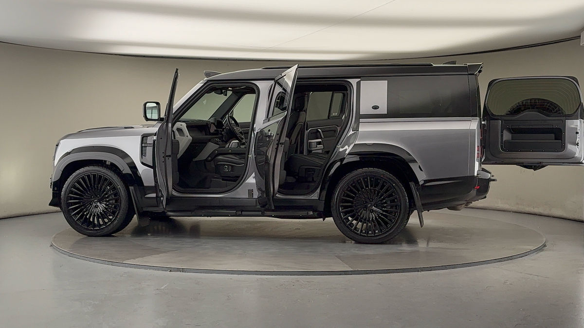 Used Land Rover Defender 130 2023 for sale - 76570850: Photo 51