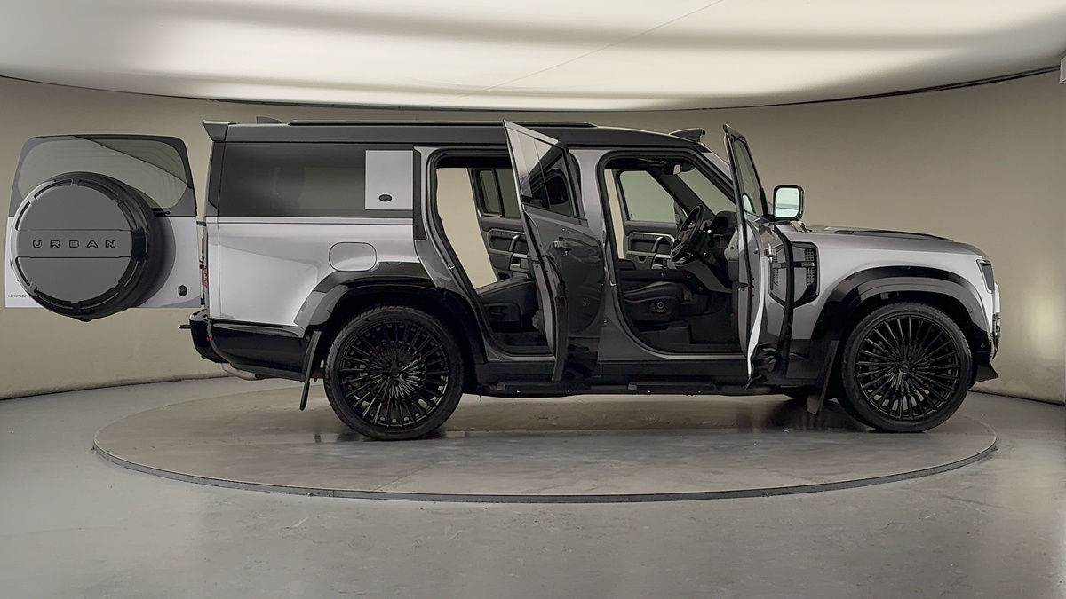 Used Land Rover Defender 130 2023 for sale - 76570850: Photo 61