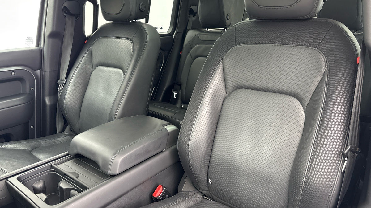 Used Land Rover Defender 130 2023 for sale - 76570850: Photo 7