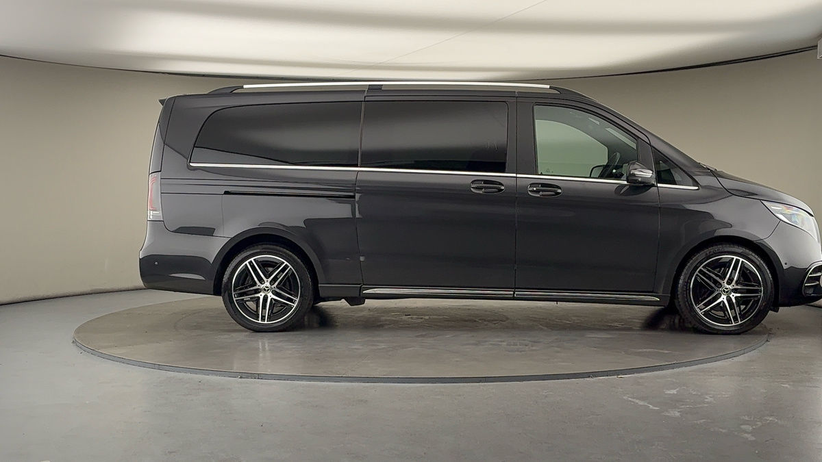 Used Mercedes-Benz V-Class 2024 for sale - 76520942: Photo 16