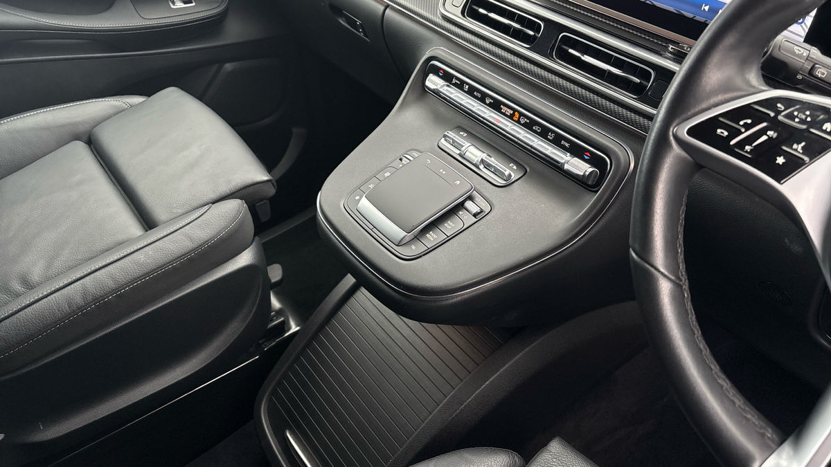 Used Mercedes-Benz V-Class 2024 for sale - 76520942: Photo 18