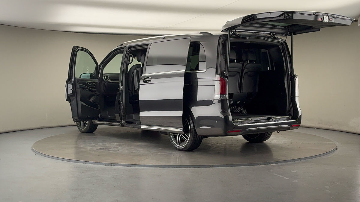 Used Mercedes-Benz V-Class 2024 for sale - 76520942: Photo 43