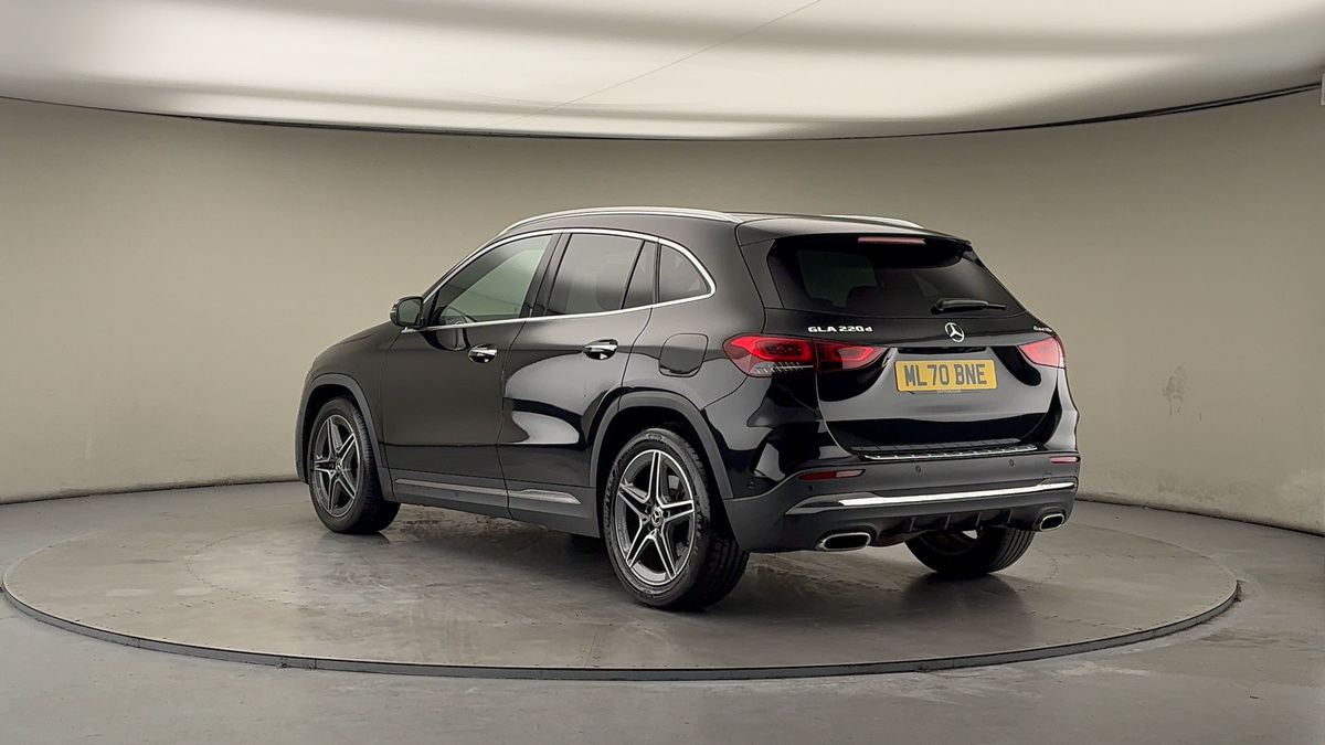 Used Mercedes-Benz GLA 2020 for sale - 77735422: Photo 2