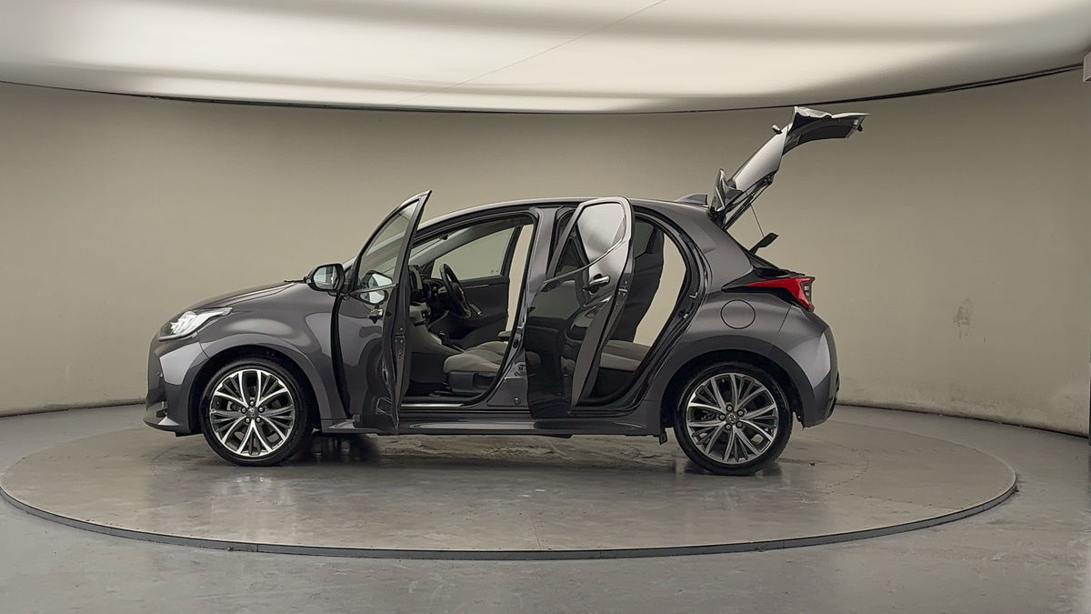 Used Toyota Yaris 2022 for sale - 77277062: Photo 46