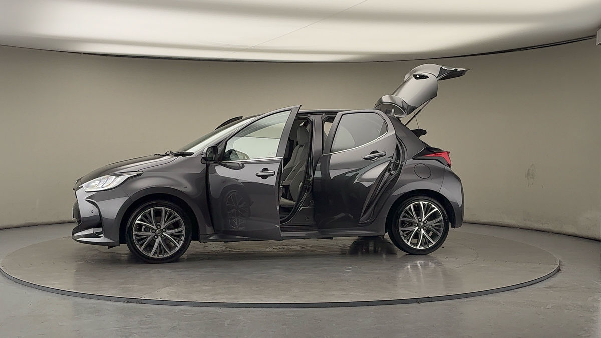 Used Toyota Yaris 2022 for sale - 77277062: Photo 47