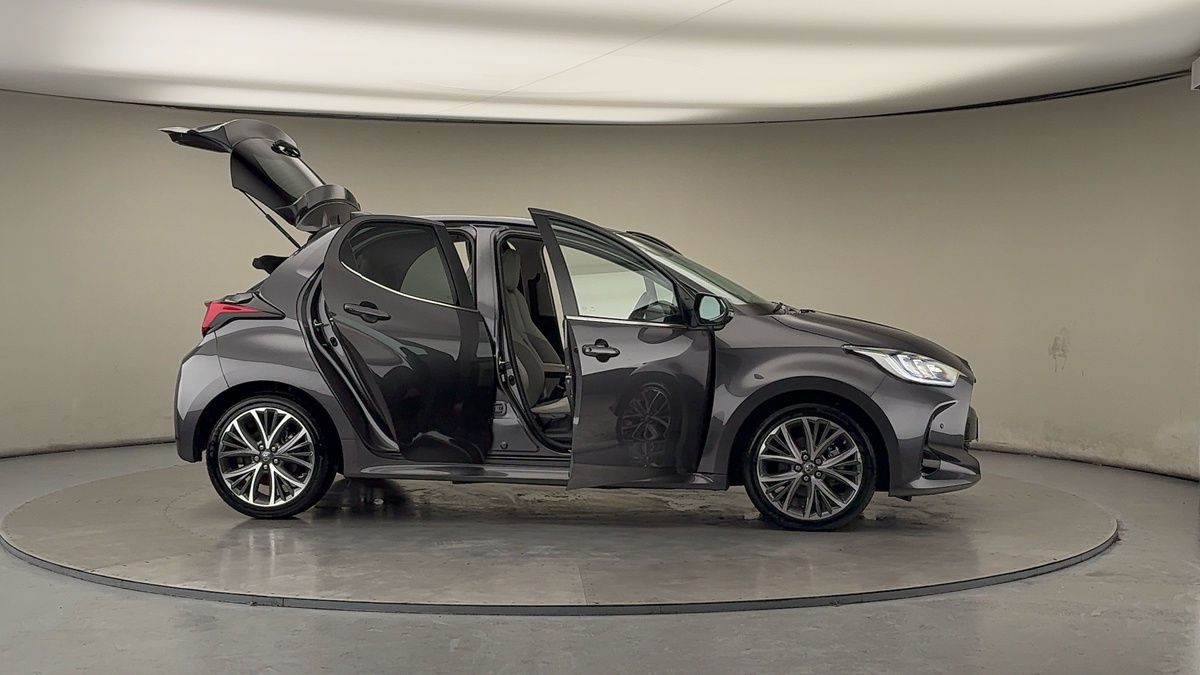 Used Toyota Yaris 2022 for sale - 77277062: Photo 55