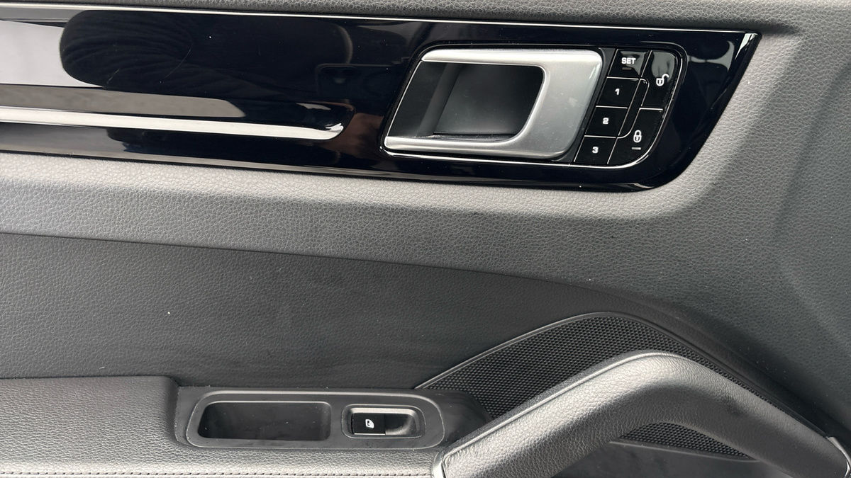 Used Porsche Cayenne 2018 for sale - 77014699: Photo 19