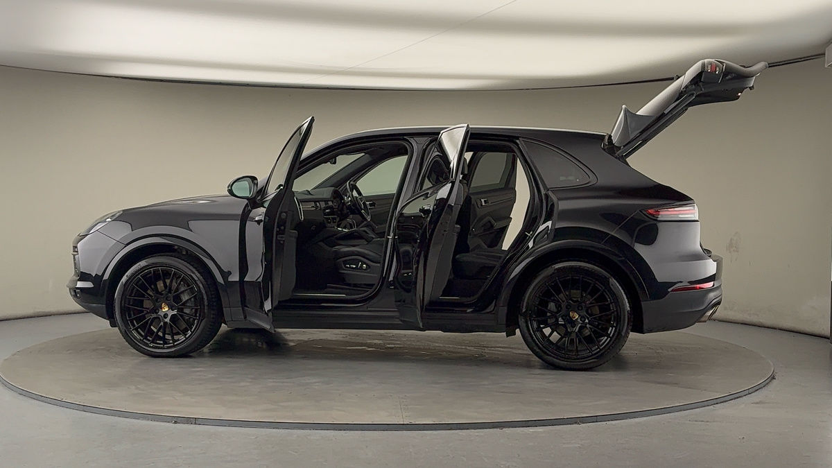 Used Porsche Cayenne 2018 for sale - 77014699: Photo 48